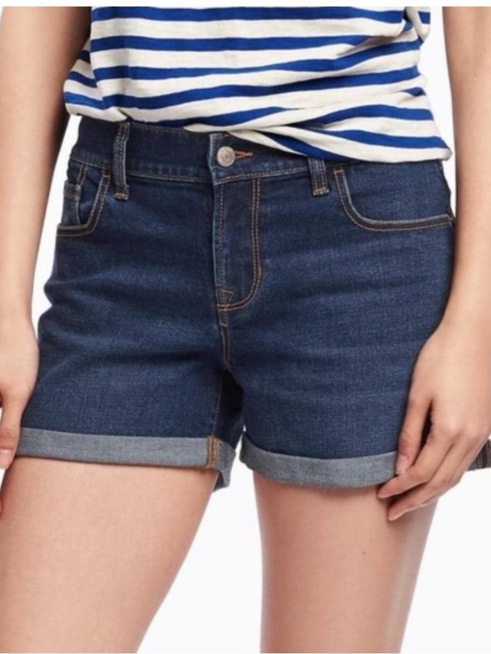 👟Old Navy classic dark wash Sweetheart jeans shorts with rolled cuff. Size 4.